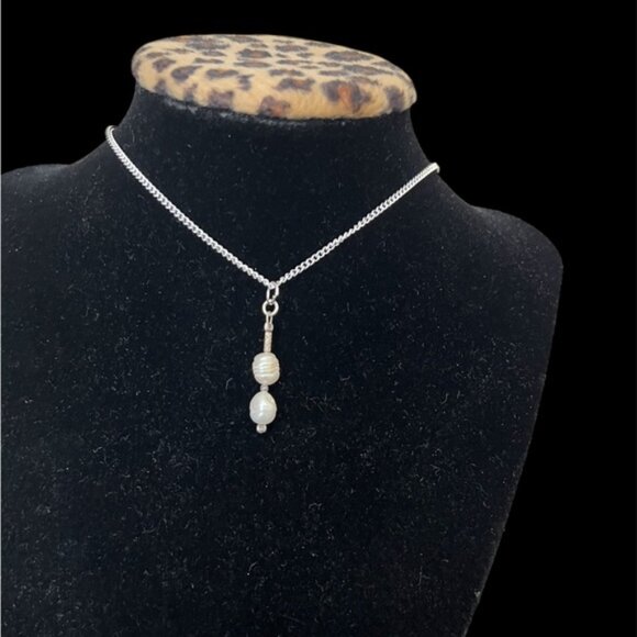 Elegant rice  Pearl pendant and silver plated Necklace - Picture 1 of 5